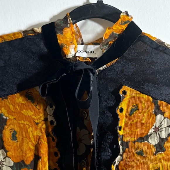 Coach 100% silk blouse - Picture 4 of 8